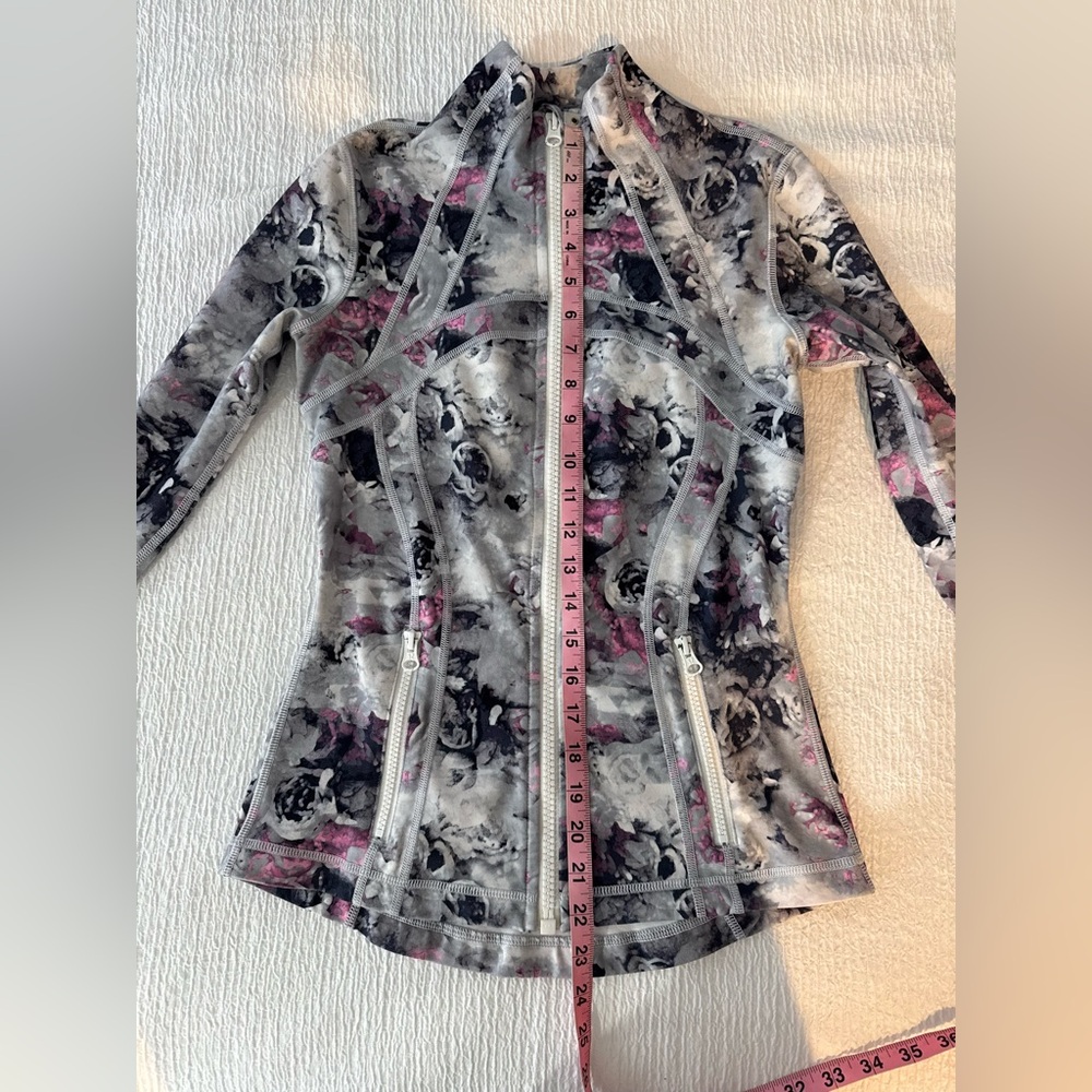 Lululemon Floral Women's Jacket - Picture 8 of 9